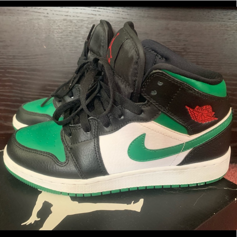 Nike Air Jordan 1 Mid “Pine Green” Sneakers